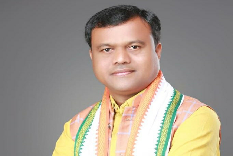 कितनी हत्याओं के बाद सरकार मानेगी कानून व्यवस्था नहीं संभल रही – दीपक बैज