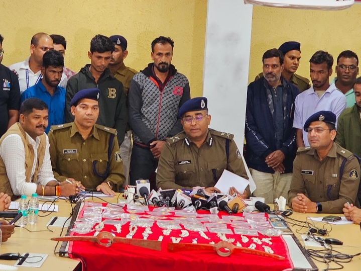 लगातार लाखो रूपये कीमत के सोने चांदी के जेवरात एवं नगदी रकम चोरी के 02 दर्जन से अधिक प्रकरणों को अंजाम देने वाले गैंती गैंग का हुआ पर्दाफाश…