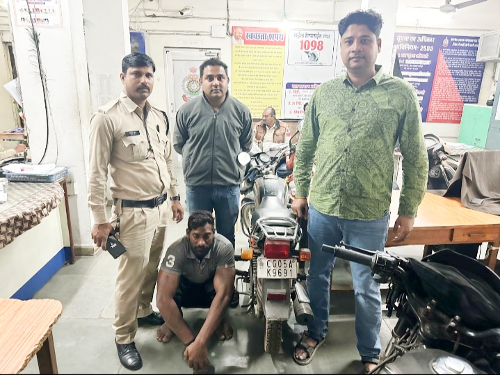 गोलबाजार थाना क्षेत्र में मोटर साइकल चोरी करने वाले शातिर चोर अंकित जोशी को किया गया गिरफ्तार…