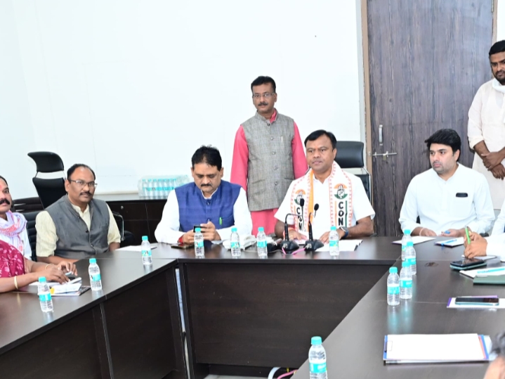 कांग्रेस के जिला एवं शहर अध्यक्षों की बैठक संपन्न, सभी नगरी निकाय एवं पंचायत चुनाव की तैयारी में जुट जाये – दीपक बैज