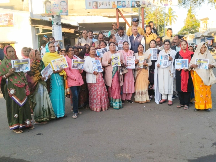 भाजपा सरकार की विफलताओं के खिलाफ महिला कांग्रेस ने मौन रहकर धरना दिया…