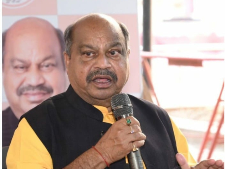 केंद्रीय गृह मंत्री अमित शाह को विधायक पुरंदर मिश्रा ने दिया अनूठा गिफ्ट, बोले आप सशक्त राष्ट्र के शिल्पकार तो शाह मुस्कुरा दिए, तस्वीर देखकर मंत्री, विधायक रह गए दंग…