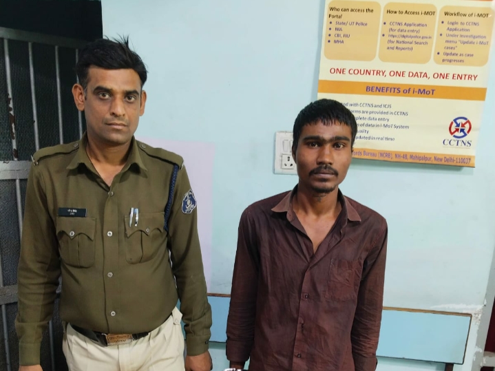 बूढ़ा तालाब गार्डन के पास गजेंद्र धनकर उर्फ राहुल नामक युवक चाकू के साथ गिरफ्तार…