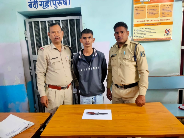 एक नग स्टील का बटनदार चाकू आरोपी मोहित बोरकर गिरफ्तार…
