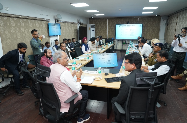 अंतरराष्ट्रीय विमान सेवा शुरू करने के लिए सांसद बृजमोहन ने ली एयरपोर्ट एडवाइजरी कमेटी की बैठक…