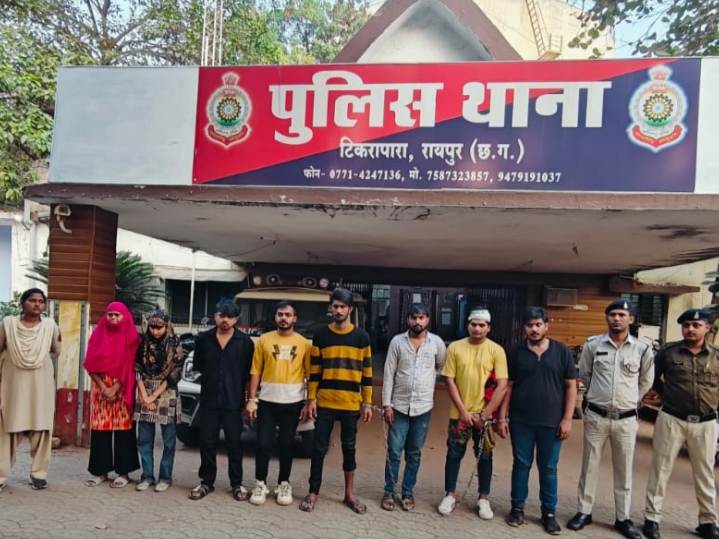 दो पक्षों में पूर्व में हुए वाद विवाद को लेकर संगठित रूप से बदला लेने की नियत से हत्या का प्रयास करने वाले कुल- 08 आरोपियों को गिरफ्तार किया गया…