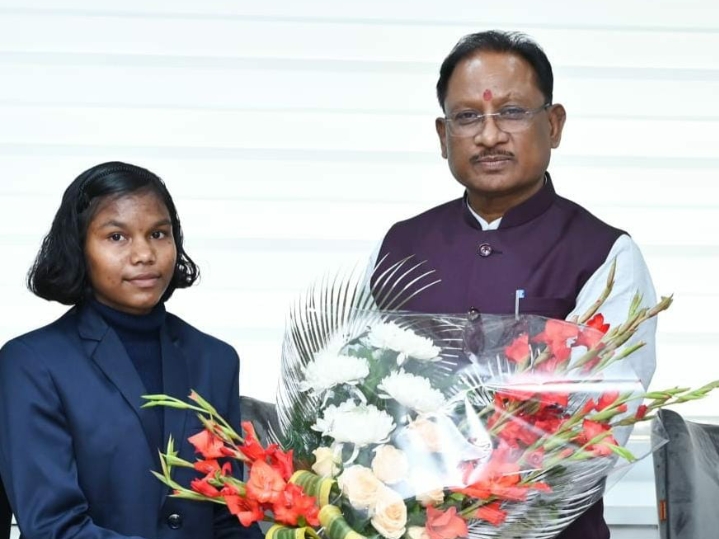 राष्ट्रीय जूडो खिलाड़ी हेमबती ने मुख्यमंत्री से कहा ओलंपिक में मेडल लेकर आना मेरा सपना…
