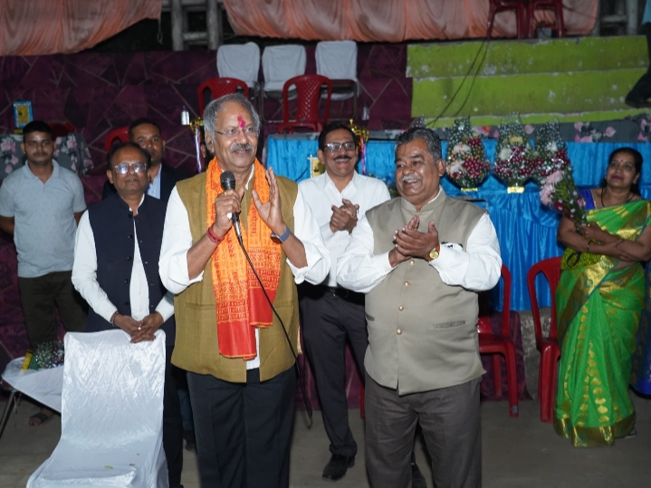 डॉ. सुधाकर थिटे स्मारक प्रथम अंडर-15 सब जूनियर बॉयज लीग फुटबॉल चैंपियनशिप 2024-25 का समापन, सांसद बृजमोहन ने फुटबॉल खिलाड़ियों को किया पुरस्कृत, कहा- लगातार प्रयास ही सफलता की पहली सीढ़ी