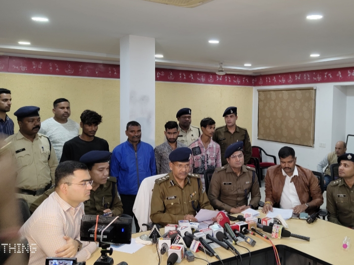 आपसी विवाद को लेकर दोहरे हत्या की घटना को अंजाम देने वाले 04 आरोपी एवं विधि के साथ संघर्षरत 02 बालक सहित आधा दर्जन गिरफ्तार…