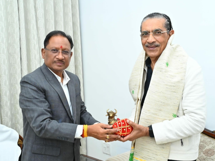 मुख्यमंत्री विष्णु देव साय से सुप्रसिद्ध फिल्म निर्माता एवं निर्देशक प्रकाश झा ने की सौजन्य मुलाकात…