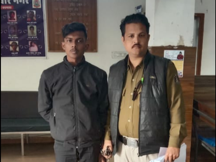धारदार चाकू के साथ आरोपी राज ध्रुव गिरफ्तार…