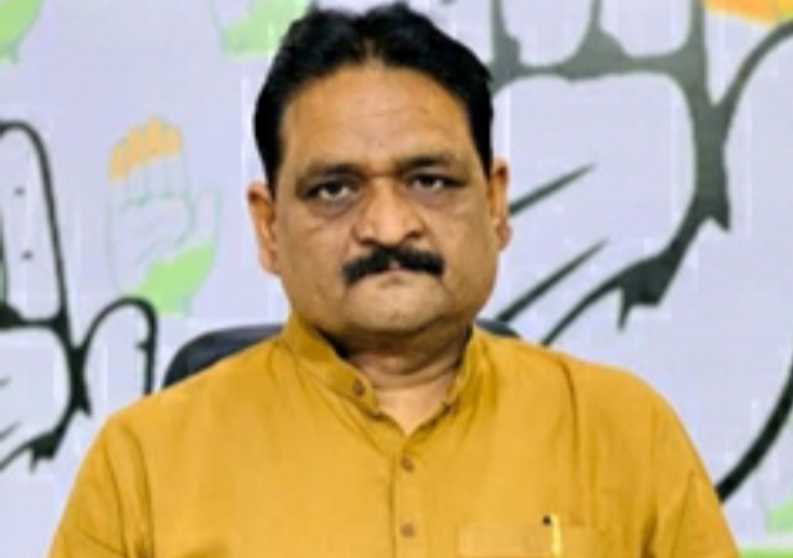 मंत्री लखन लाल देवांगन द्वारा पीड़ित महिलाओं से अभद्रता, पुलिस की धमकी यही है सुशासन – कांग्रेस