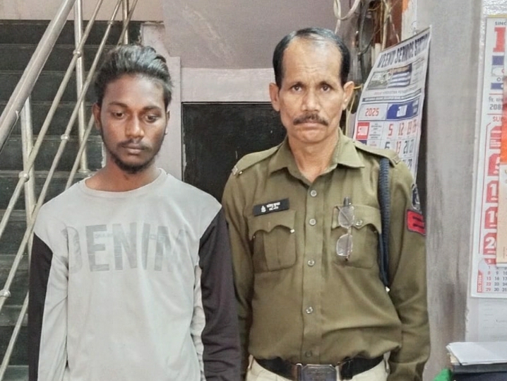 अवैध रूप से शराब बिकी करते आरोपी प्रताप निराला गिरफ्तार…