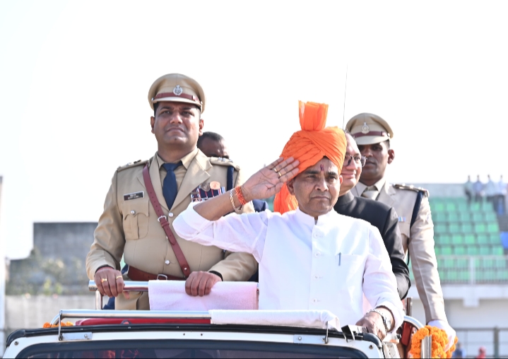 राजस्व एवं आपदा प्रबंधन मंत्री टंकराम वर्मा ने राजनांदगांव में किया ध्वजारोहण, हर्षोल्लास के साथ मनाया गया गणतंत्र दिवस…