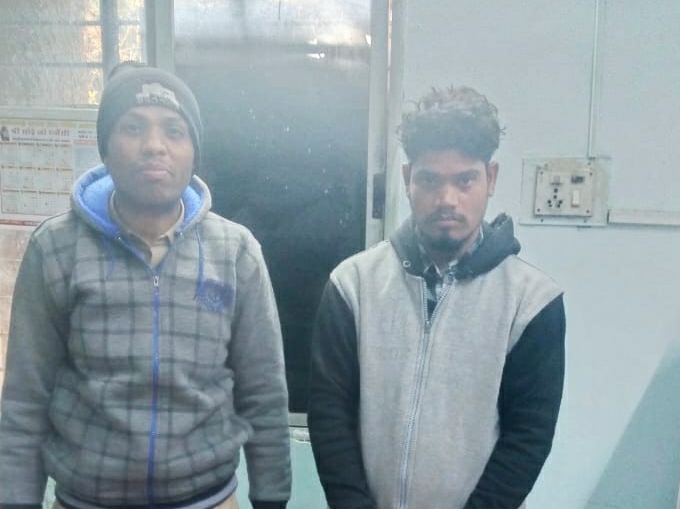 अवैध शराब के साथ आरोपी सुरेश बघेल को पुलिस ने घेरा बंदी कर दबोचा…