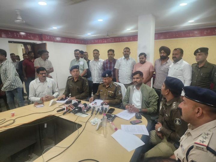 अंधेकत्ल की घटना को अंजाम देेने वाला आरोपी बृजेश ओझा गिरफ्तार…