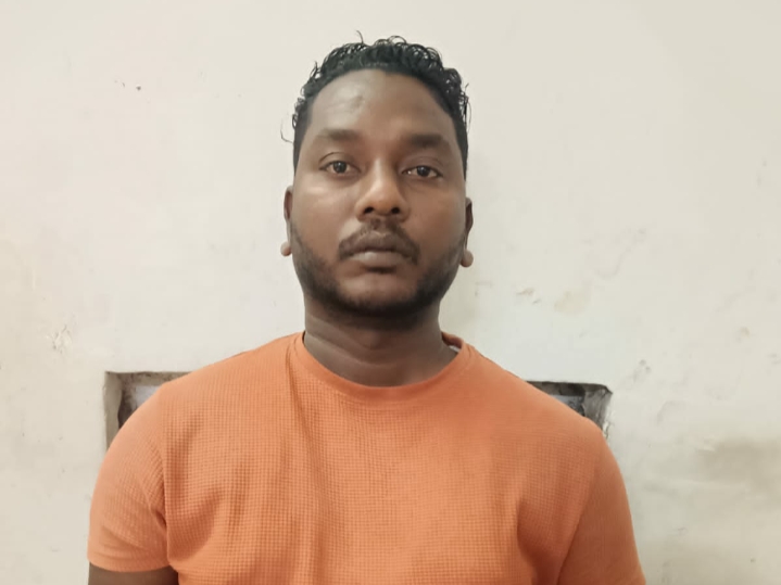 अवैध रूप से शराब बिक्री करते आरोपी सुमित कोरकोरिया गिरफ्तार…