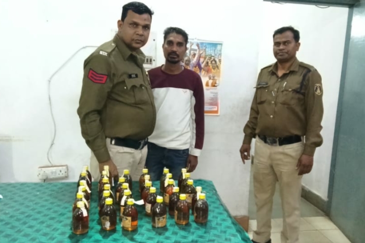 अवैध रूप से शराब परिवहन करते आरोपी पुनीत राम साहू गिरफ्तार…