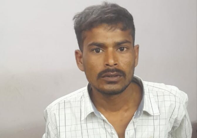 धारदार बटनदार चाकू के साथ आरोपी सुधांशु दीप ऊर्फ अभी दीप गिरफ्तार… 