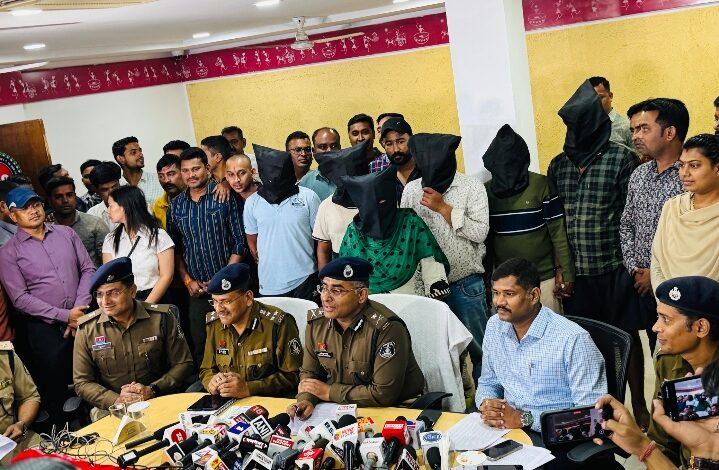डकैती की घटना को अंजाम देने वाले आधा दर्जन से अधिक आरोपी गिरफ्तार…