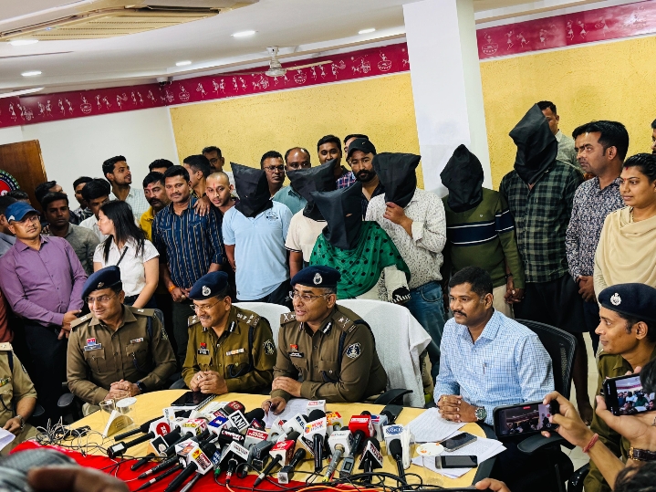 डकैती की घटना को अंजाम देने वाले आधा दर्जन से अधिक आरोपी गिरफ्तार…