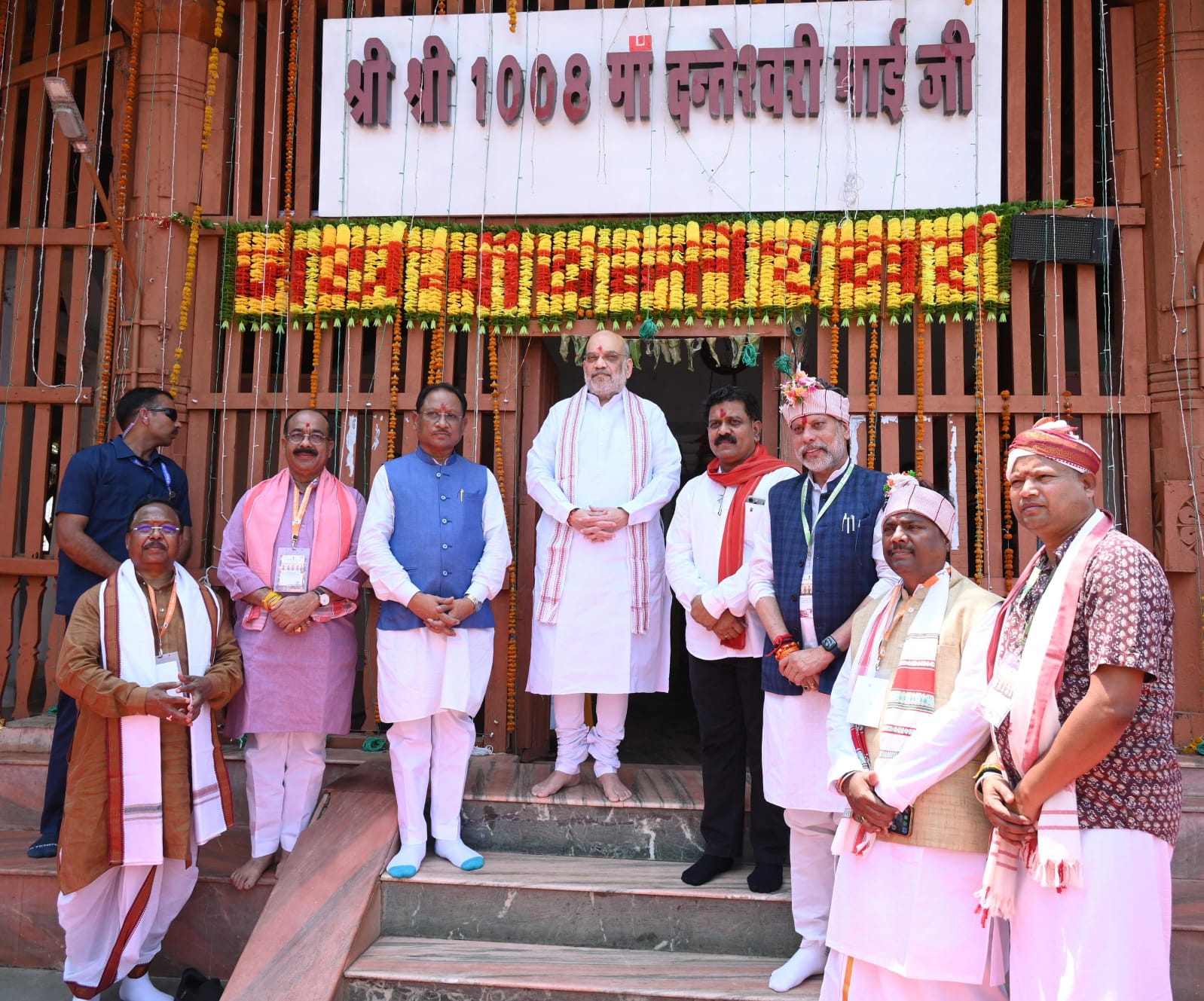 केन्द्रीय गृह मंत्री अमित शाह ने मुख्यमंत्री विष्णुदेव साय के साथ मां दंतेश्वरी की पूजा-अर्चना की…