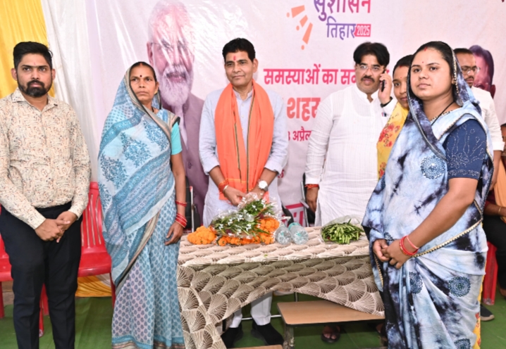 धमतरी जिला प्रभारी मंत्री टंकराम वर्मा पहुंचे ग्राम खपरी के सुशासन तिहार में…