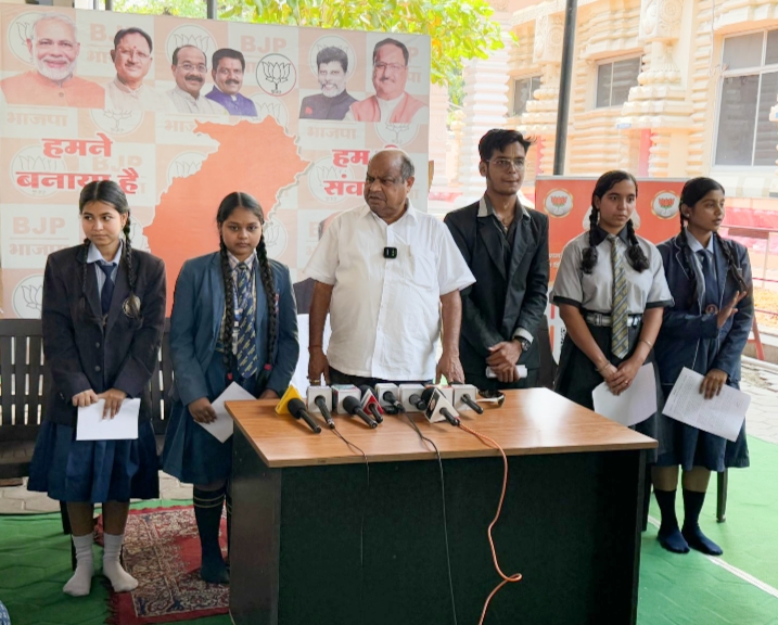 मेधावी छात्र-छात्राओं ने रायपुर उत्तर का बढ़ाया मान – पुरन्दर मिश्रा