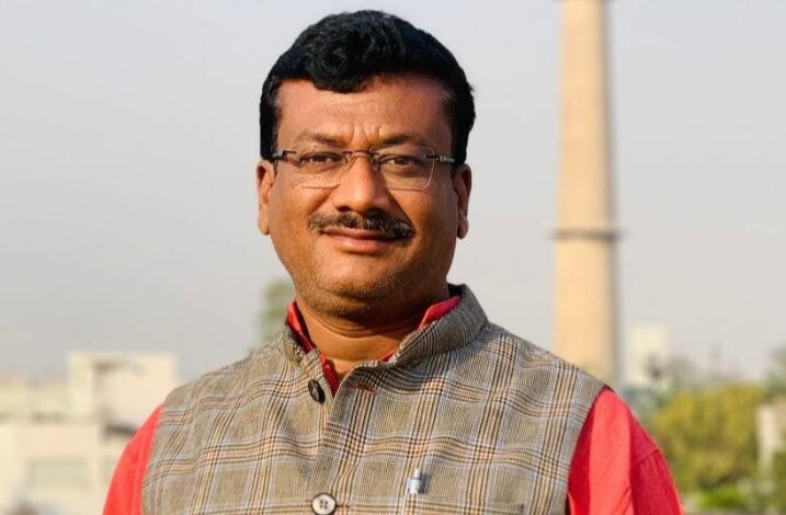 रायपुर नगर निगम कौन चला रहा है? क्या निर्णय हो रहा है मेयर को ही पता नहीं?