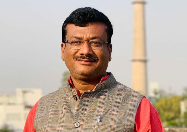 रायपुर नगर निगम कौन चला रहा है? क्या निर्णय हो रहा है मेयर को ही पता नहीं?