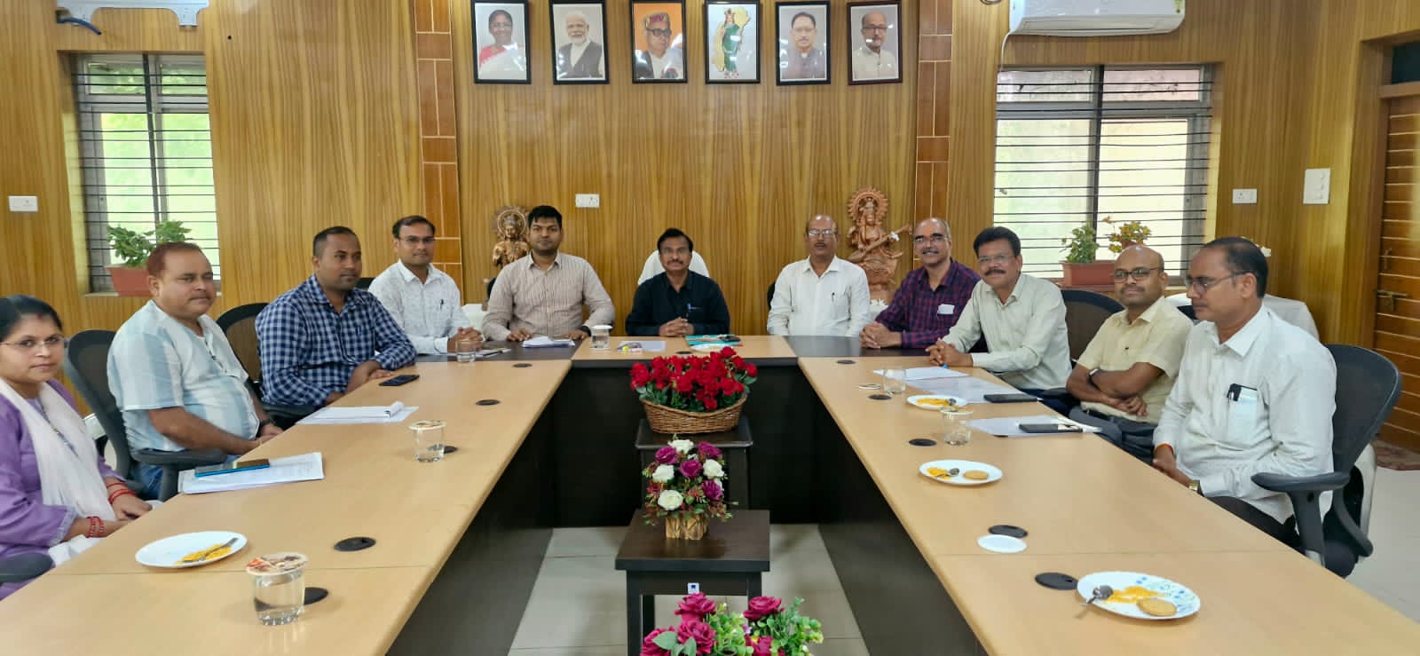 कुशाभाऊ ठाकरे पत्रकारिता एवं जनसंचार विश्वविद्यालय की समीक्षा बैठक में विविध मीडिया कोर्स में प्रवेश तिथि निर्धारित…