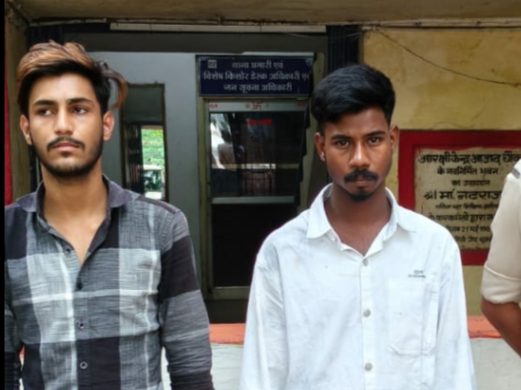 पर्स स्नेचिंग करने वाले 02 आरोपी एवं विधि के साथ संघर्षरत 01 बालक सहित कुल 03 गिरफ्तार…