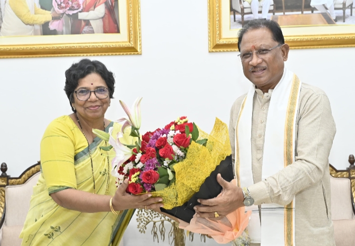 मुख्यमंत्री विष्णु देव साय से राष्ट्रीय महिला आयोग की अध्यक्ष ने की सौजन्य मुलाकात…