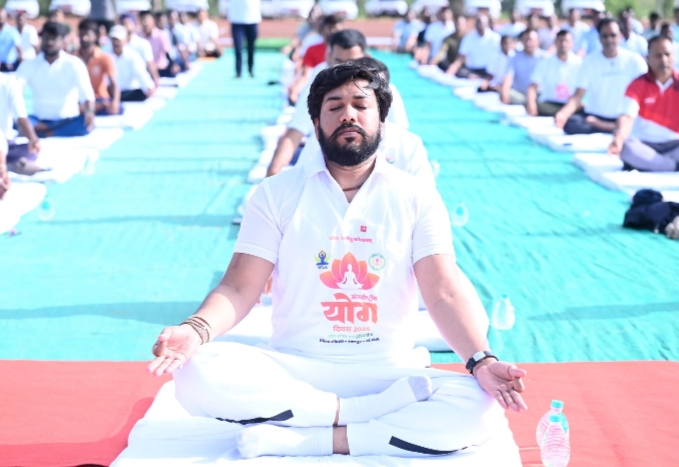 अंतर्राष्ट्रीय योग दिवस पर मोहला जिले में भव्य योग कार्यक्रम, मुख्य अतिथि के रूप में शामिल हुए आरंग विधायक गुरु खुशवंत साहेब…