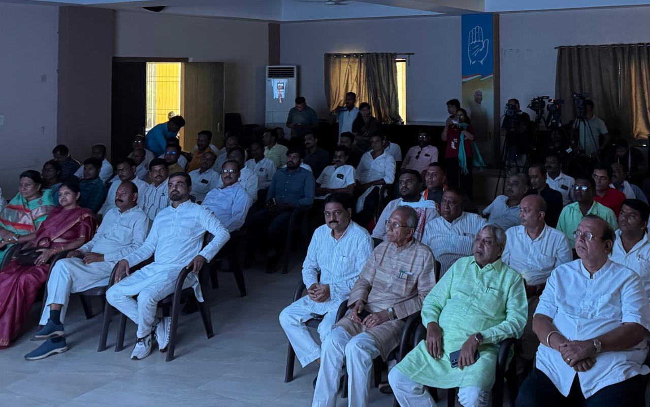 वोट चोरी के खिलाफ कांग्रेस का हल्ला बोल – राजीव भवन में वीडियो प्रेज़ेंटेशन की विशेष स्क्रीनिंग…