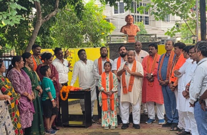 अटल चौक पर विधायक पुरंदर मिश्रा ने अटल बिहारी वाजपेयी जी की पुण्यतिथि पर अर्पित की श्रद्धांजलि…