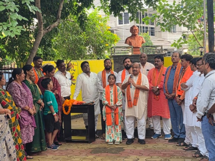 अटल चौक पर विधायक पुरंदर मिश्रा ने अटल बिहारी वाजपेयी जी की पुण्यतिथि पर अर्पित की श्रद्धांजलि…