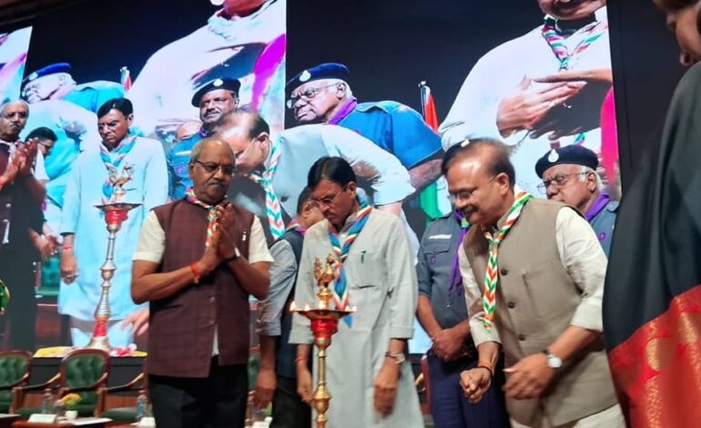 राष्ट्रपति स्काउट्स एंड गाइड्स अलंकरण समारोह में छत्तीसगढ़ के 8 स्काउट्स, गाइड्स और रेंजर्स हुए सम्मानित, सांसद बृजमोहन अग्रवाल ने दी बधाई…
