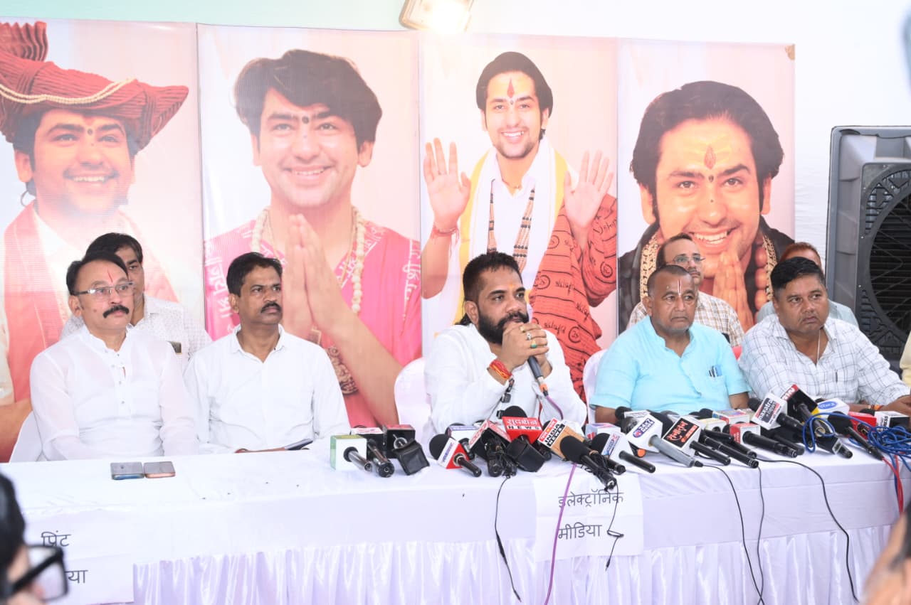 पं. श्री धीरेंद्र कृष्ण शास्त्री 3 अक्टूबर की शाम को आएंगे रायपुर, 4 से 8 अक्टूबर तक अवधपुरी मैदान गुढिय़ारी में करेंगे रायपुर में श्री हनुमंत कथा – बसंत अग्रवाल