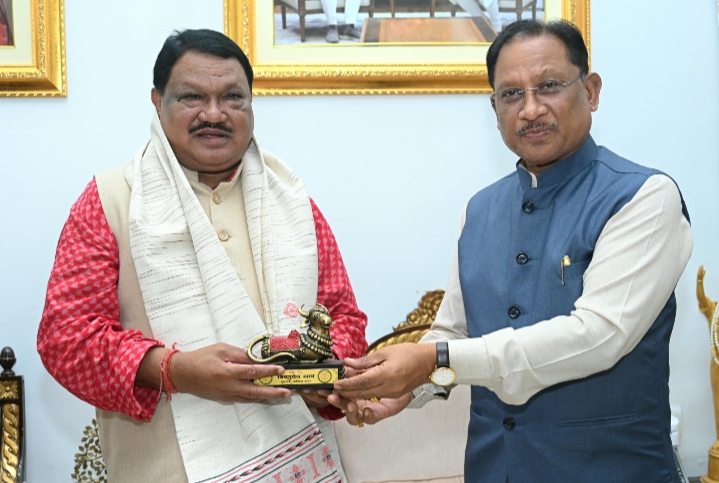 मुख्यमंत्री साय से केंद्रीय जनजातीय कार्य मंत्री जुएल ओराम ने की सौजन्य मुलाकात…