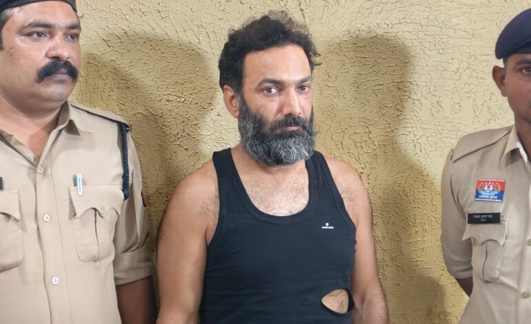 लगभग 06 माह से फरार आरोपी वीरेन्द्र सिंह तोमर उर्फ रूबी गिरफ्त में…