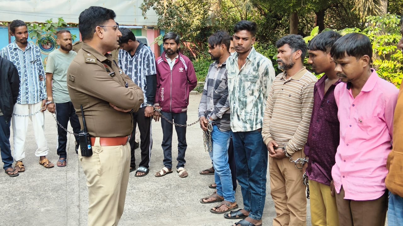 रायपुर पुलिस द्वारा वारंटीयों के विरूद्ध चलाया गया विशेष अभियान…