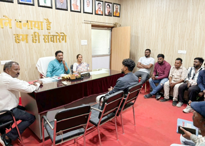 जोन 8 अध्यक्ष प्रीतम सिंह ठाकुर ने वार्डो के सफाई सुपरवाईजरो की बैठक लेकर सभी वार्डो में सफाई व्यवस्था में जनअपेक्षित सुधार लाने दिये आवश्यक निर्देश…