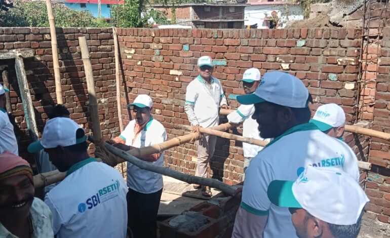 प्रधानमंत्री आवास हेतु कुशल श्रमिक हो रहे तैयार, 35 श्रमिक बनेंगे राज मिस्त्री