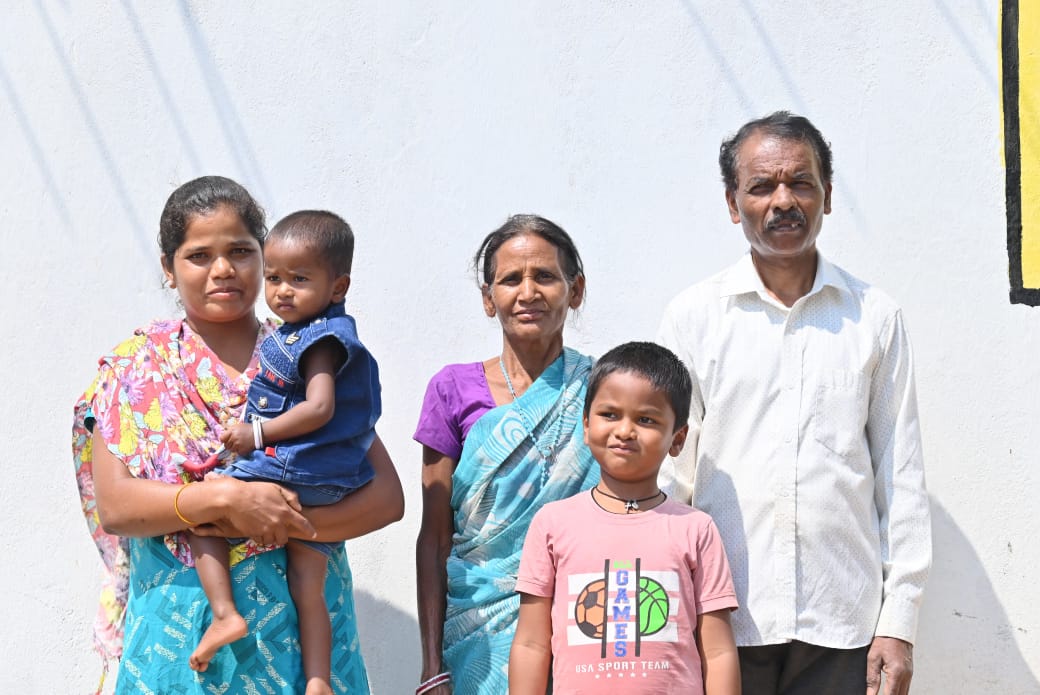 सालों से टपकती छत और असुरक्षा से मिली मुक्ति, हजारों परिवारों को मिला नया पक्का घर