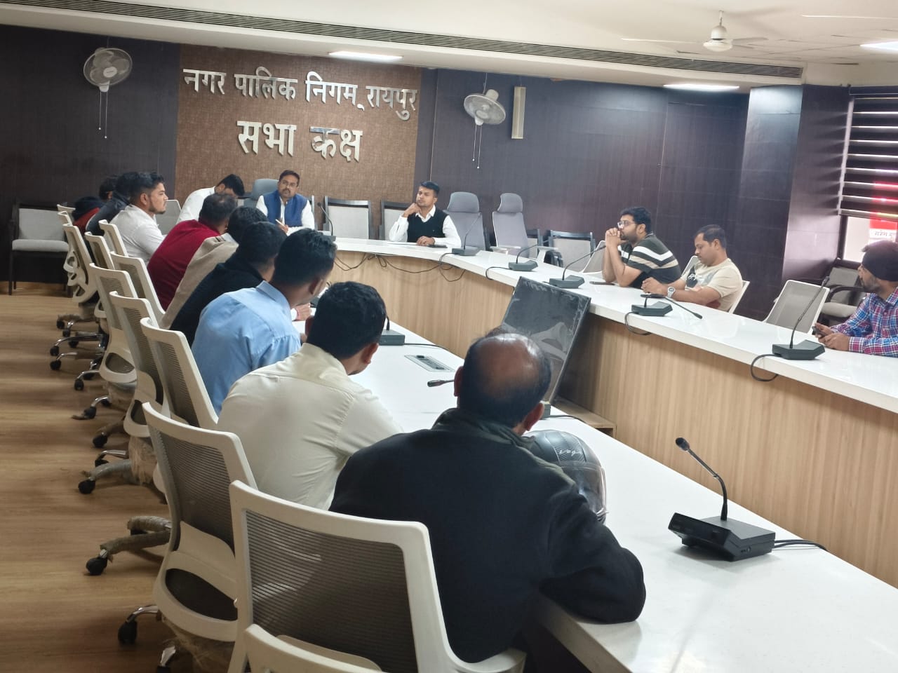 नगर निगम में विज्ञापन एजेंसियों की बैठक, ऑनलाइन होर्डिंग मैनेजमेंट सिस्टम की जानकारी दी गयी, बकाया राशि का शीघ्र भुगतान करने दिए गए निर्देश…