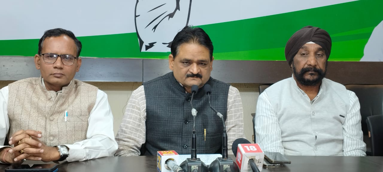 महंगी बिजली के बिल नहीं पटा पा रहे उपभोक्ता कनेक्शन कट रहे, बिजली बिल ने आम जनता का बजट बिगाड़ दिया…