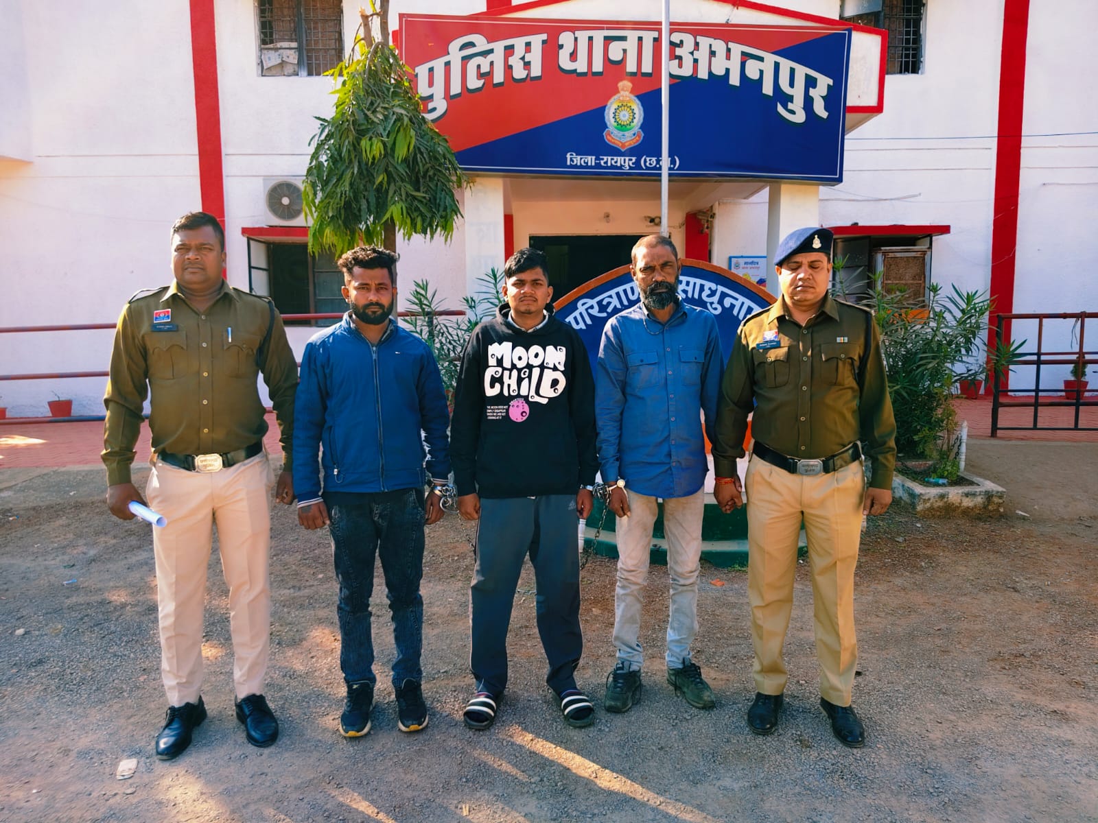 गांजा तस्करी करते 03 आरोपी गिरफ्तार