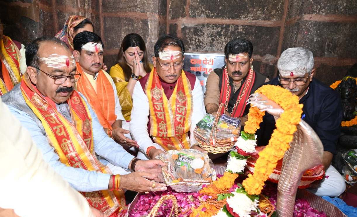 Chief Minister Shri Vishnu Deo Sai and Union Tourism Minister Offer Prayers at Bhoramdeo Temple on New Year…