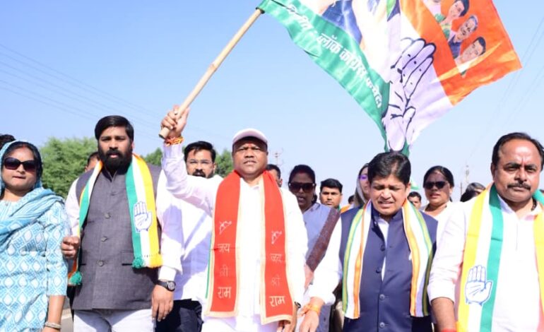 पीसीसी अध्यक्ष दीपक बैज की अगुवाई में चंदखुरी से पुराने विधानसभा तक निकाली पदयात्रा…